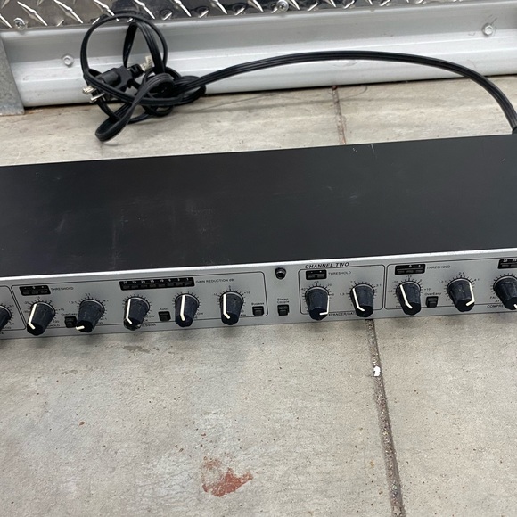 dbx by HARMAN | 266xs Dual Compressor/Gate - Picture 7 of 13